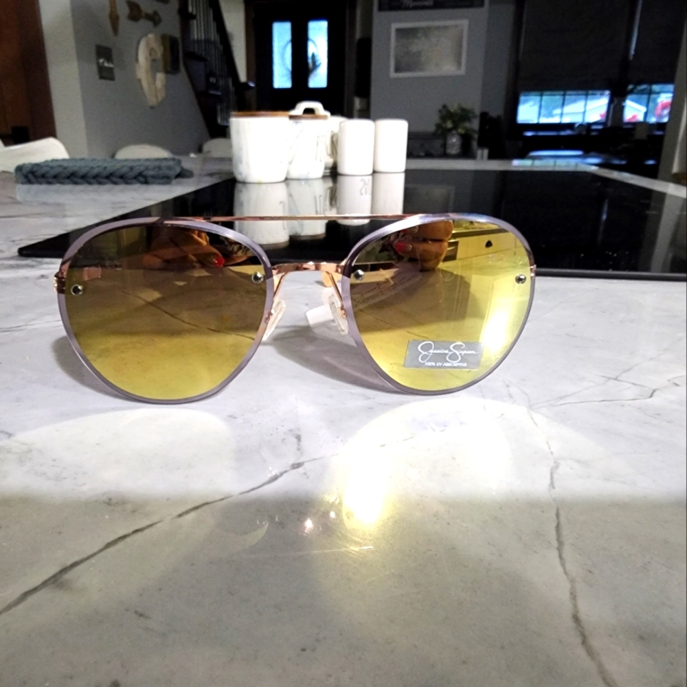 Jessica Simpson shades